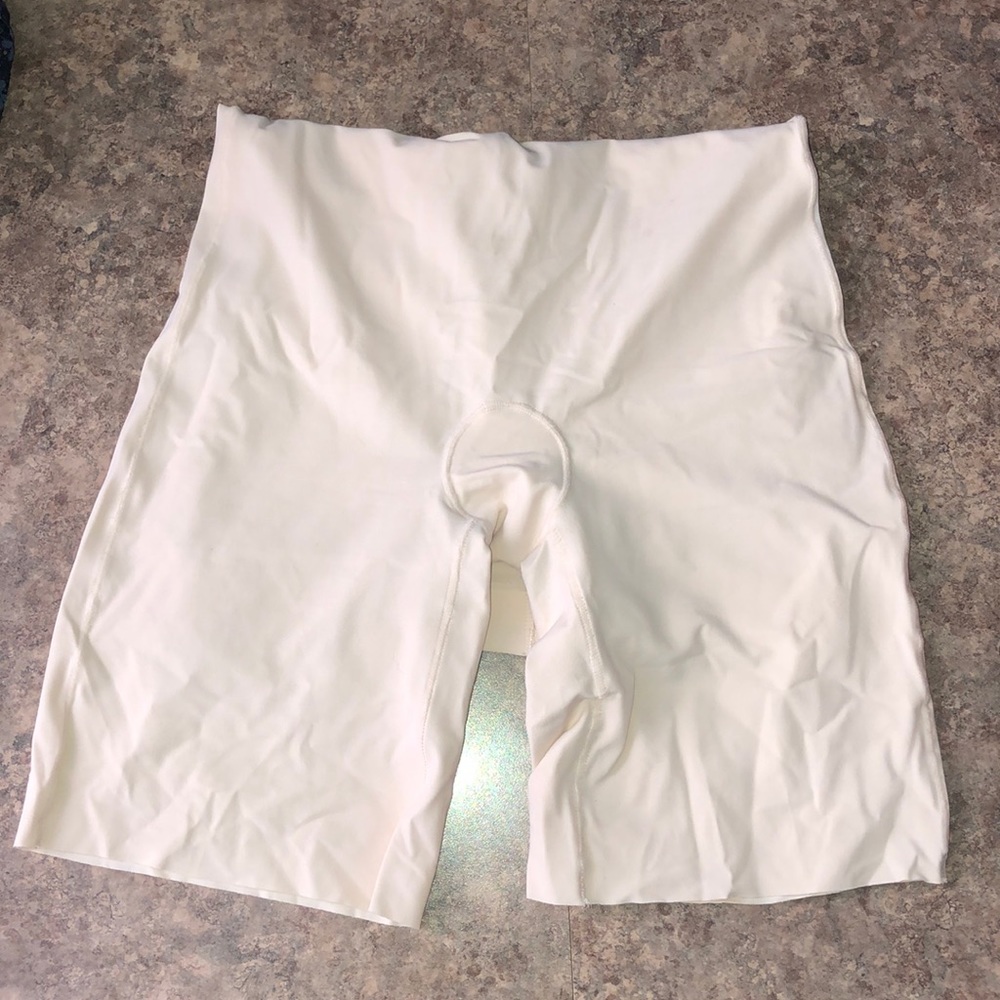 Shapewear, shorties
